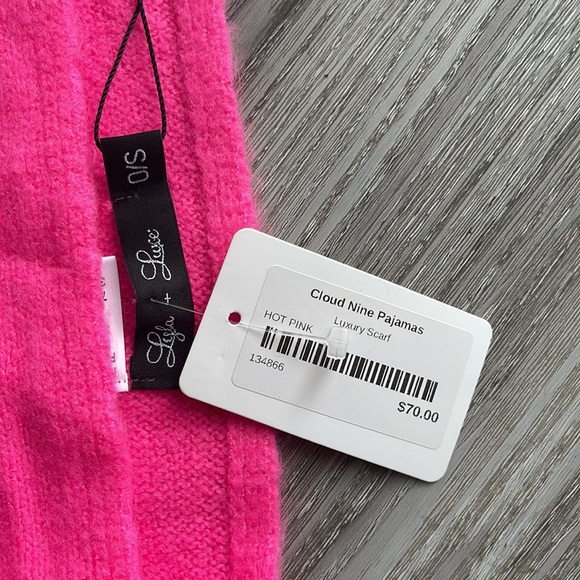 Lyla & luxe hot pink scarf and hat - Picture 4 of 6